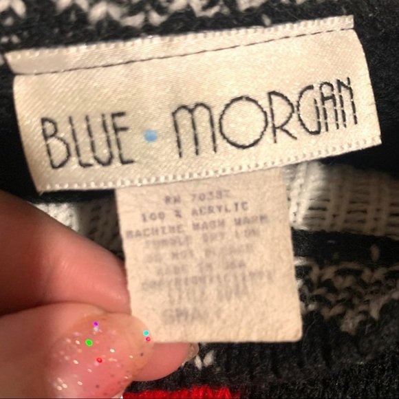 Vintage Blue Morgan Rose Graphic Print Sweater! - Picture 3 of 6